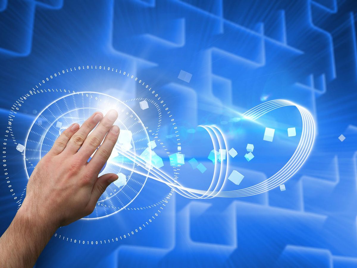 Jak nowoczesne technologie wpływają na pracę zdalną i hybrydową