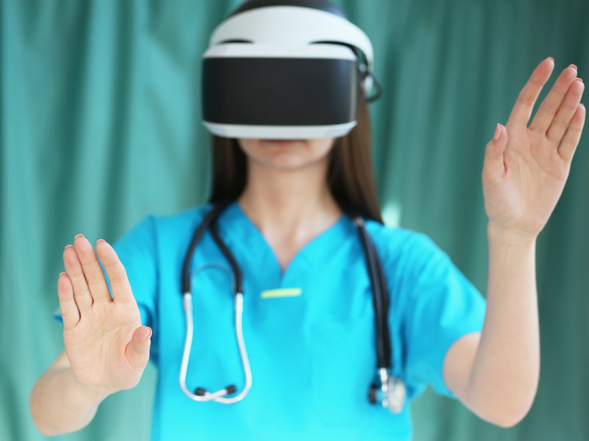 Jak nowoczesne technologie zmieniają codzienną opiekę nad zwierzętami domowymi
